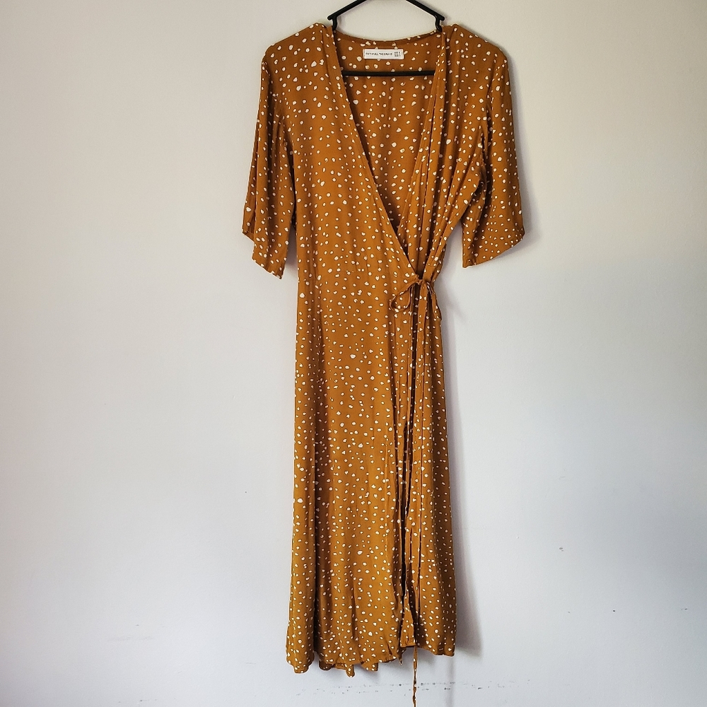 Faithfull the Brand Chiara Midi Dress in Caramel Noel - Picture 7 of 16